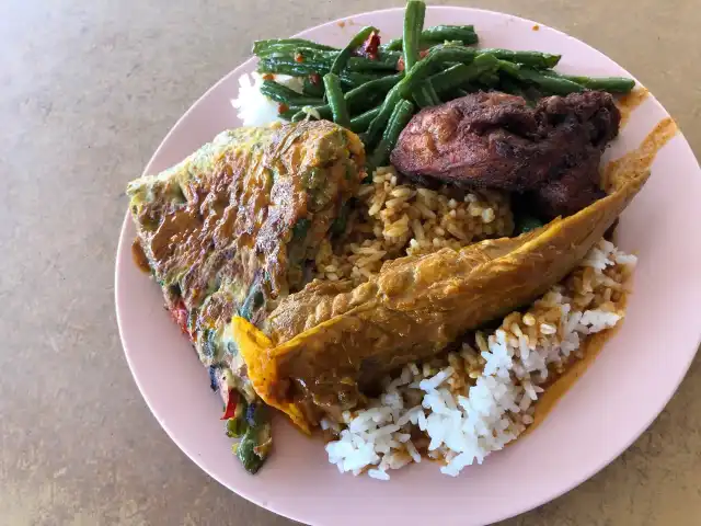 Sri Siam Curry Fish Head Food Photo 6