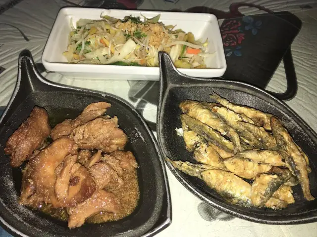 Tita Lit's Roadside Eatery - Santa Rita Food Photo 1