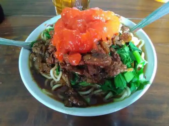 Mie Ayam & Mie Yamin - Depan Giant Mampang