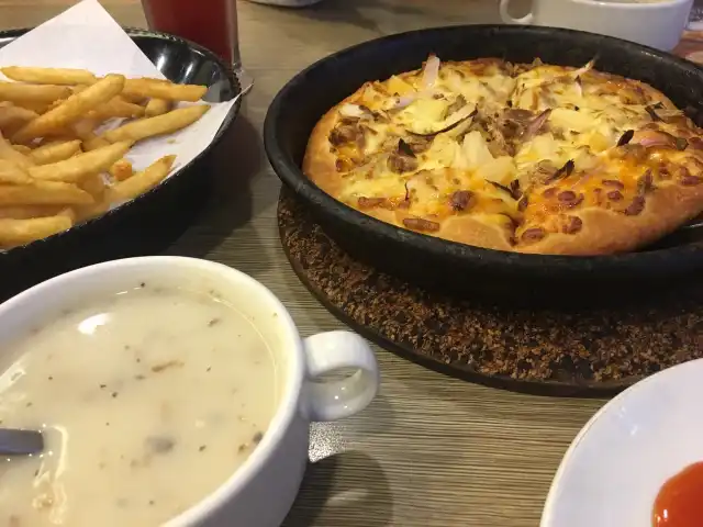 Pizza Hut Food Photo 9