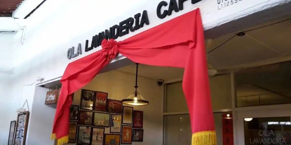 Ola Lavenderia Cafe