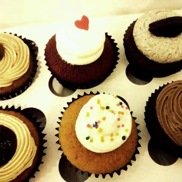 Gambar Makanan Twelve Cupcakes 15