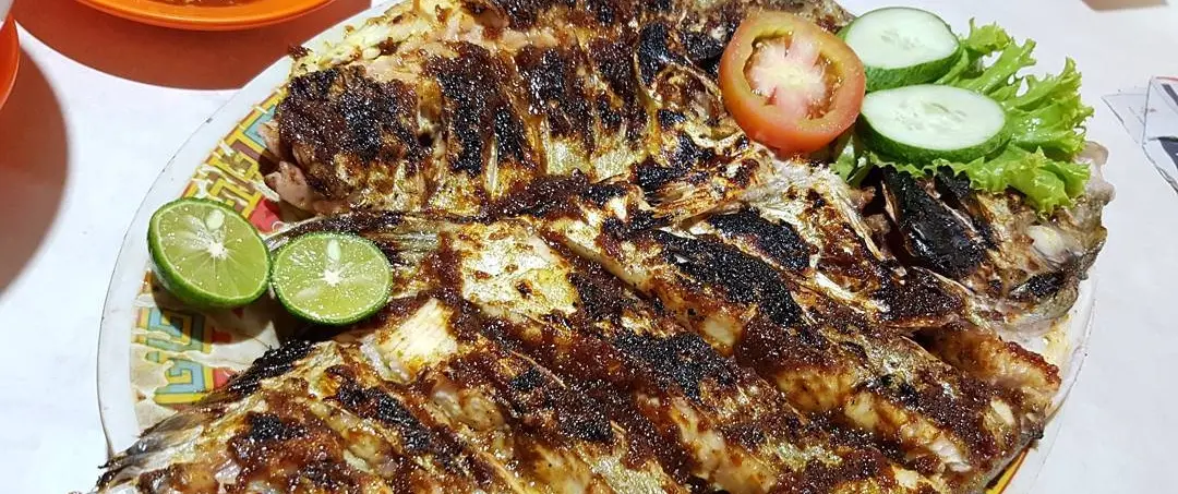 Gambar Makanan Ikan Bakar 1000 Pulau 2