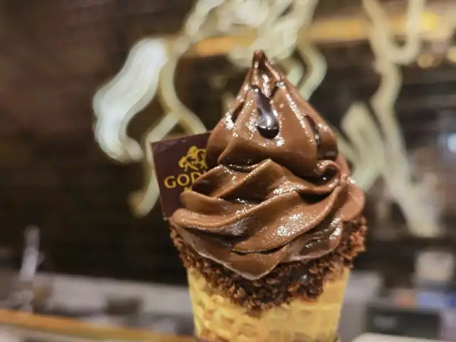 GODIVA Chocolatier Food Photo 4