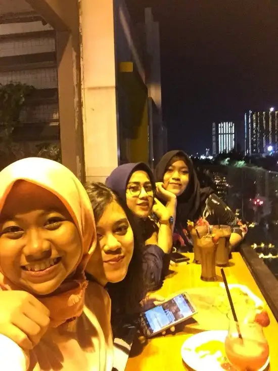 Gambar Makanan Muttonbird Bistro & Rooftop 8