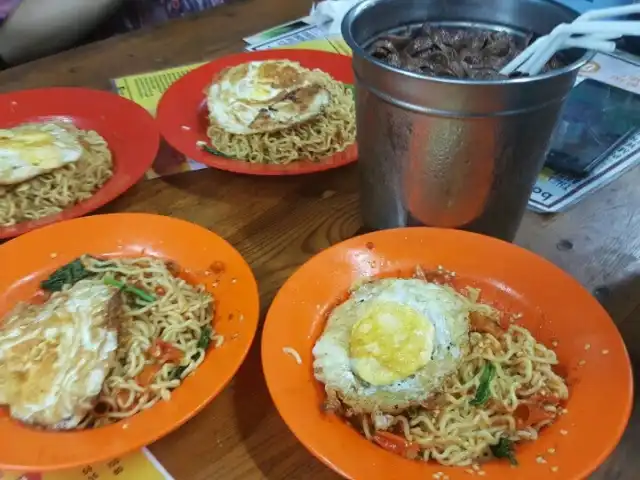 Gambar Makanan Warung Gokil (Martabak Bruno & Indomie Abang Adek) 2