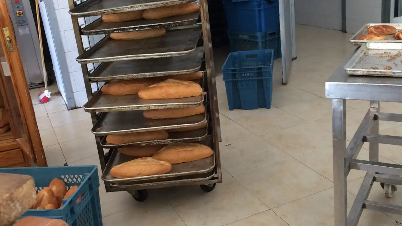 Has Ekmek Finike Şubesi