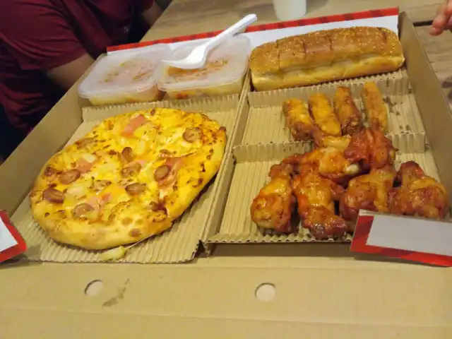 Pizza Hut Delivery @ PHD, Saujana Utama Food Photo 1