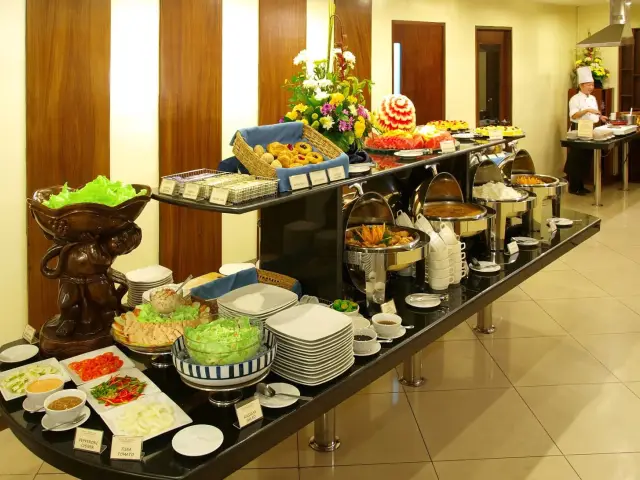 Picasso's Place - New Horizon Hotel Food Photo 6