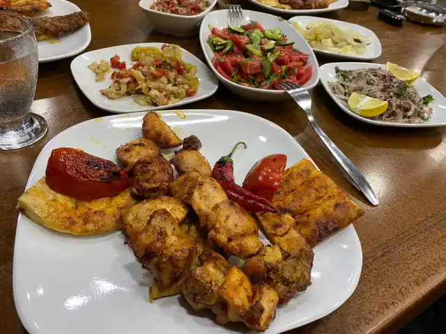 Şiş Et Emin Usta'nın Yeri'nin yemek ve ambiyans fotoğrafları 3