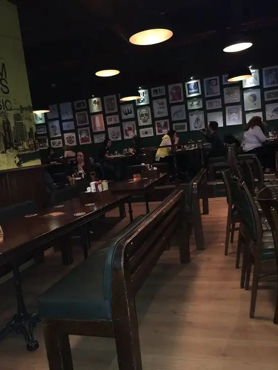 Varuna Memphis Pub'nin yemek ve ambiyans fotoğrafları 24