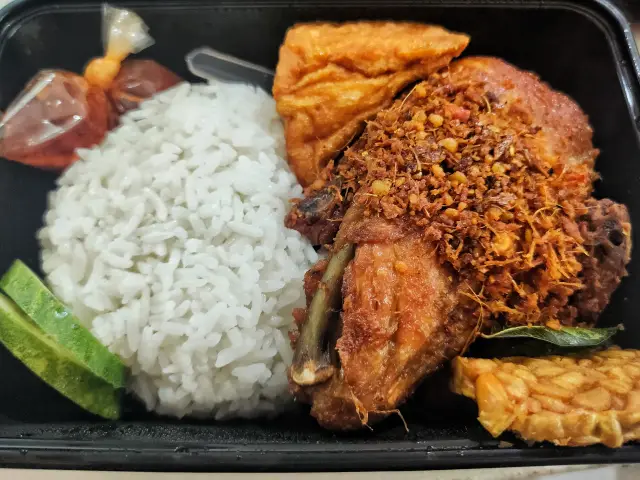 Gambar Makanan Ayam Paha Dada 2