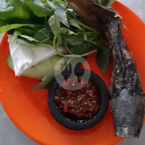 Gambar Makanan Bebek Goreng Sambel Layah Cak Anto, Cinere 3