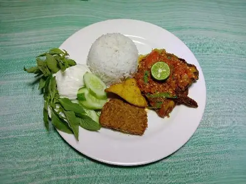 WARUNG BEBEK MOJOK SAMBEL SEUHAH, Setiabudi, Karet Kuningan