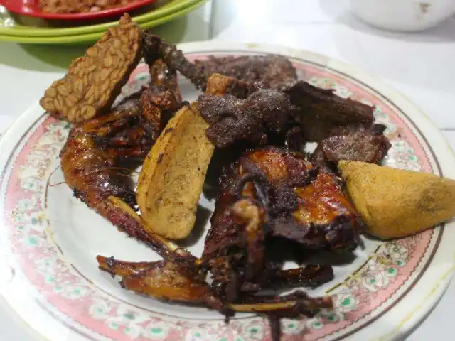 Gambar Makanan Nasi Uduk Kebon Kacang Puas Hati Ibu Tati 11