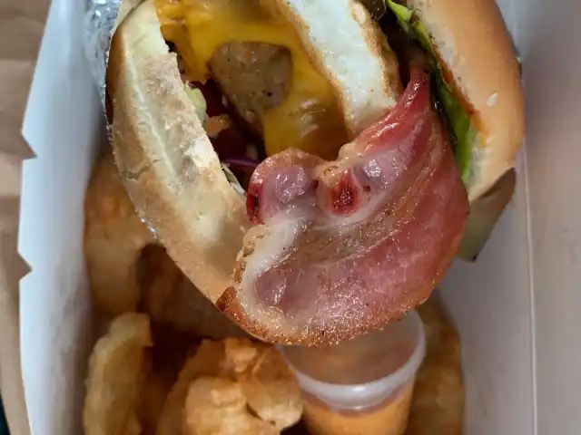 Sneaky Burgers Food Photo 3