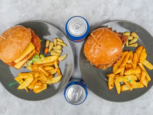 Rainbow Burger'nin yemek ve ambiyans fotoğrafları 1