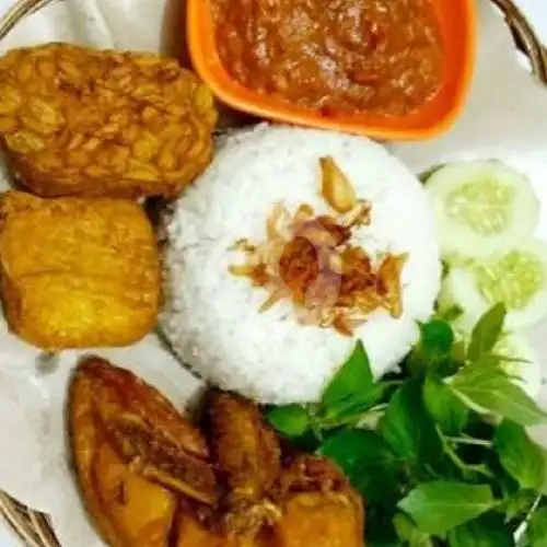 Gambar Makanan PECEL LELE Ibu Yuli, Jl.Lapang Tembak Mekar Sari 11
