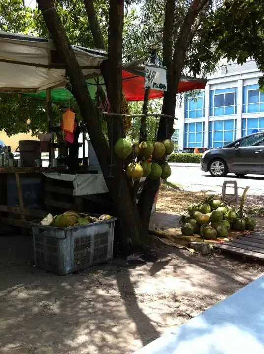 Coconut Stall Jalan Puteri 7/1