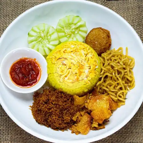 Gambar Makanan Nasi Kuning Wilis, Pujasera Semanggi 9