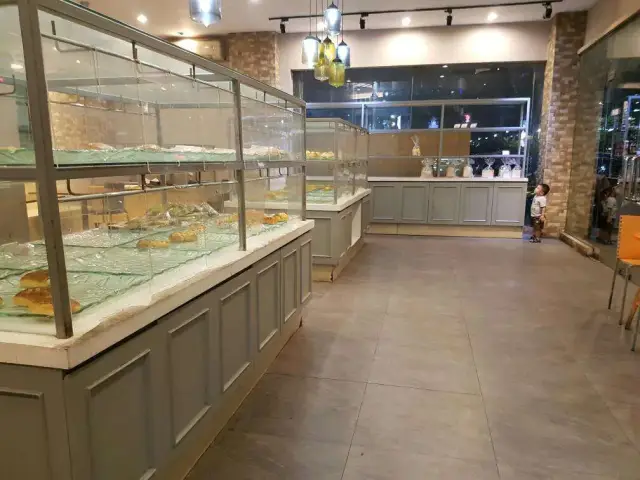 Gambar Makanan Saint Anna Bakery 8