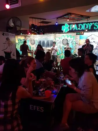 Paddy's Irish Pub'nin yemek ve ambiyans fotoğrafları 3