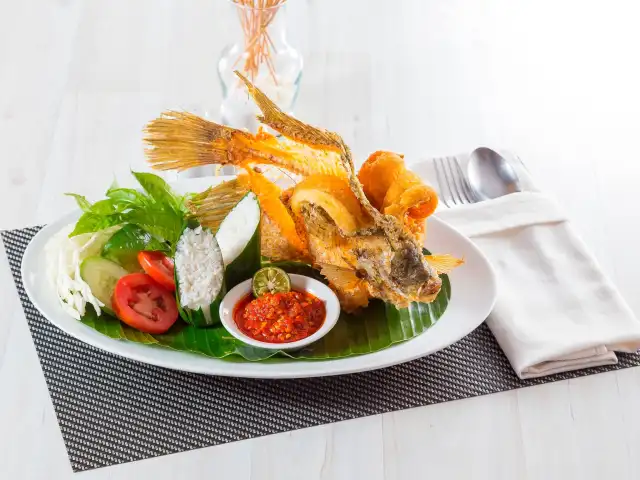 Gambar Makanan Gili Bar & Lounge - Puri Denpasar Hotel 13