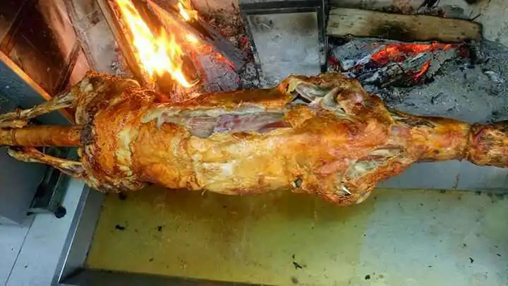 Kuzu Çevirme Sırık Kebabı'nin yemek ve ambiyans fotoğrafları 14