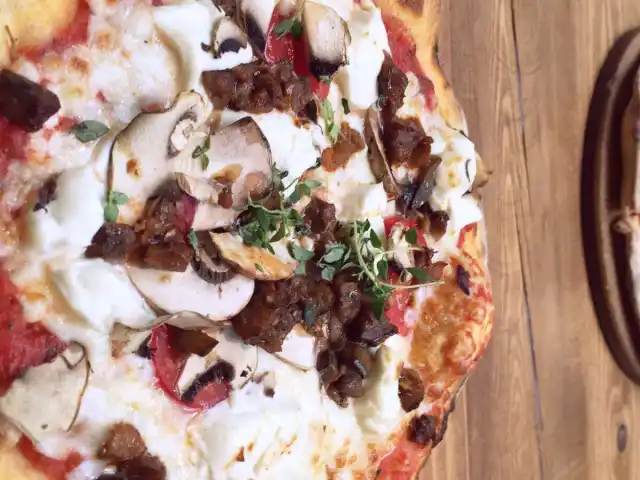 Pizza İl Forno'nin yemek ve ambiyans fotoğrafları 39