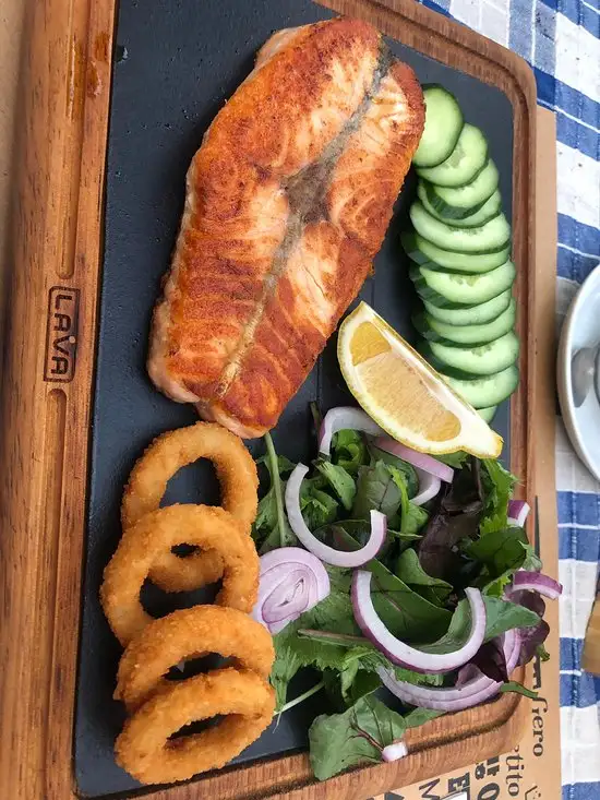 Dos Bros Irish Cafe'nin yemek ve ambiyans fotoğrafları 8