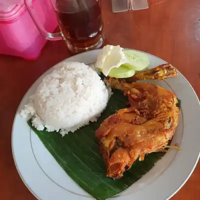 Ayam Bebek Penyet Bu Wahyuni