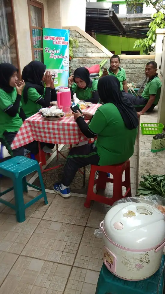 Kedai Syahna Lontong Medan dan Nasi Uduk