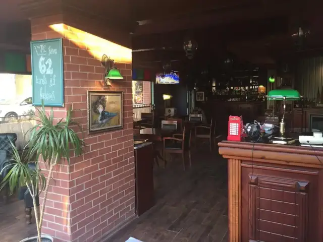 King Edward's Pub'nin yemek ve ambiyans fotoğrafları 2