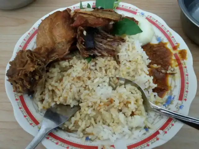 Gambar Makanan Nasi Bebek dan Ayam Goreng Cak Sandy 2