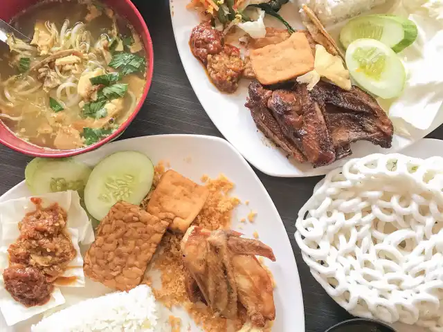 Gambar Makanan Soto Bu Tjondro 20