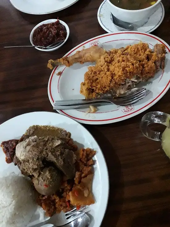 Gambar Makanan Ayam Goreng Suharti 10