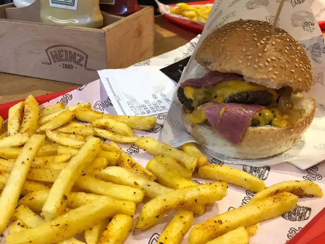 Ayvaz Burger'nin yemek ve ambiyans fotoğrafları 15
