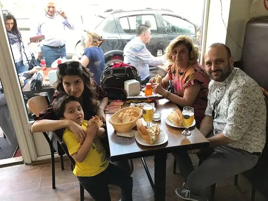 Meshur Kirecburnu Midye ve Balik Evi'nin yemek ve ambiyans fotoğrafları 9