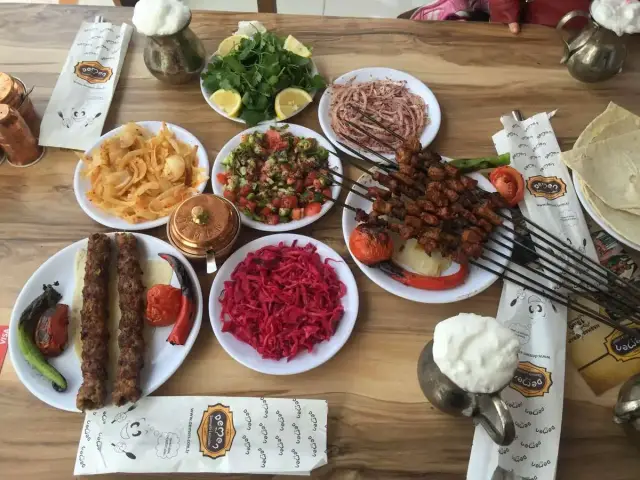 Demen Urfa Lezzetleri'nin yemek ve ambiyans fotoğrafları 13