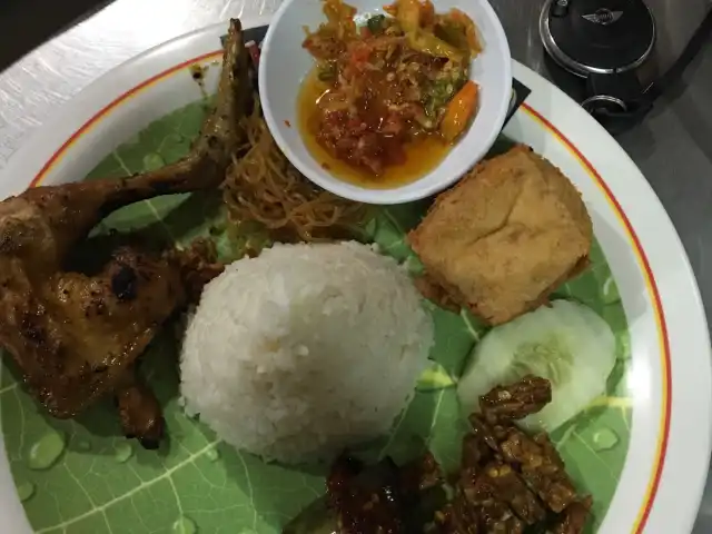 Gambar Makanan Ayam Bakar Wong Solo 11