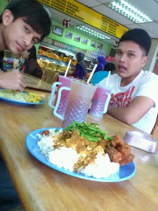 nasi kukus ayam dara goreng halia Food Photo 2