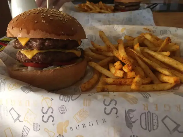 Fess Burger'nin yemek ve ambiyans fotoğrafları 24