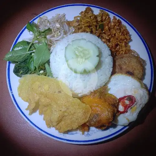 Gambar Makanan Nasi Kuning Dua Tujuh, Ibu Anik 1