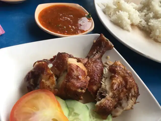 Restoran Nasi Ayam & Bihun Sup KTM