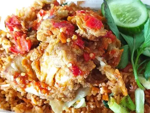 Sego Sambel Cowek Ireng, Ayam Goreng Dan Ayam Geprek 3 Bersaudara, Taman