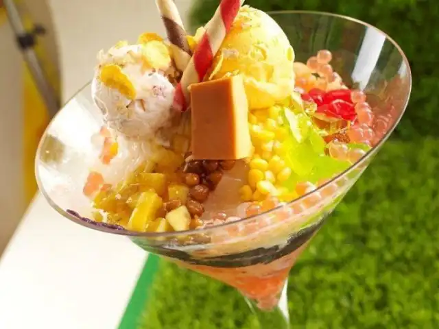 Pig Out Food Photo 6