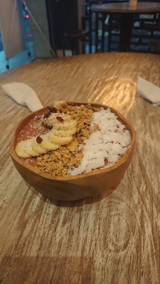 Nom Smoothie Bowl terdekat Restoran dan Tempat Makan Kafe terdekat di