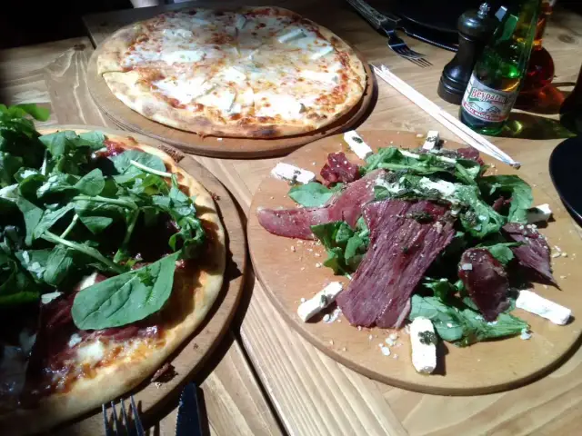 Pizza İl Forno'nin yemek ve ambiyans fotoğrafları 6