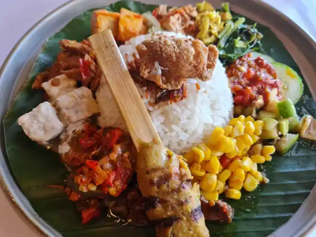 Gambar Makanan Made's Warung Jakarta 14