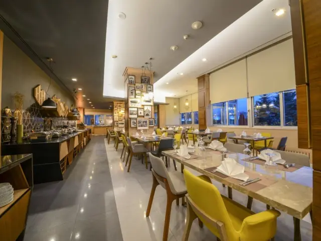 Loca Restaurant - Radisson Blu Hotel'nin yemek ve ambiyans fotoğrafları 5